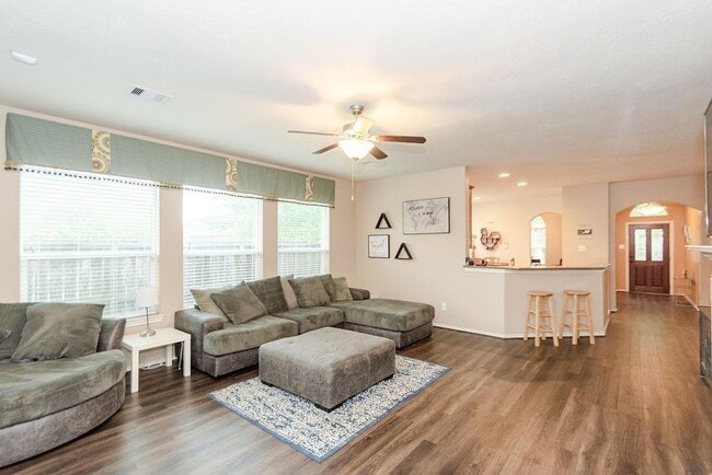 Photo - May Pine Court, Rosharon, TX 77583 - 4 BR 2 BA single-family home