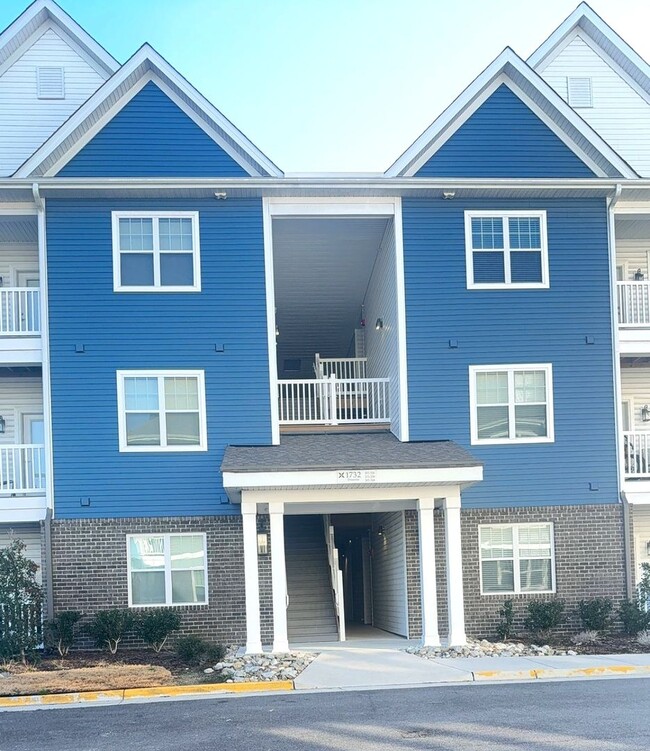 Building Photo - Top-Floor Corner Condo in Virginia Beach Unit 307