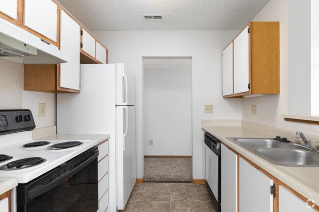 3BR, 2BA - 1,213SF