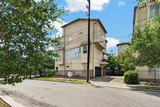 Photo - 128 Drew St