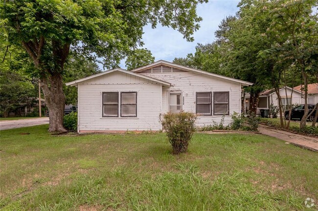 Building Photo - 1312 16th St Rental