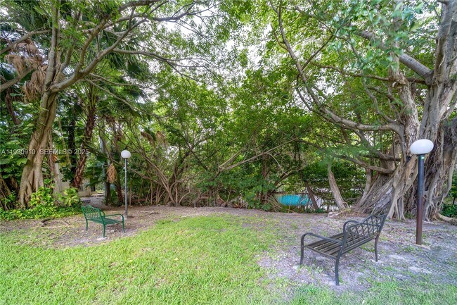 Photo - 19212 NE 25th Ave Unidad 283D