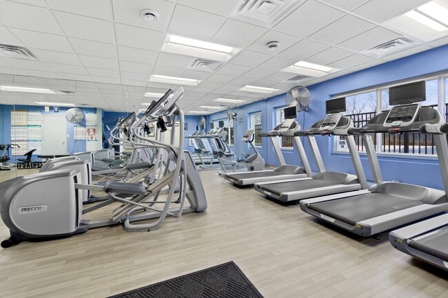 Saddlebrook Apartments Fitness Center - Saddle Brook