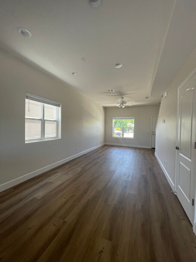 Photo - 2 bed, 2.5 bathroom Townhouse Unit 1060-101