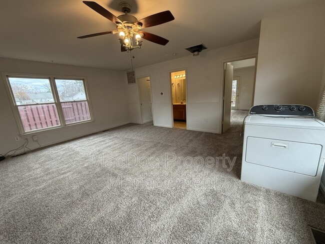 Building Photo - 227 Bend Farm Rd