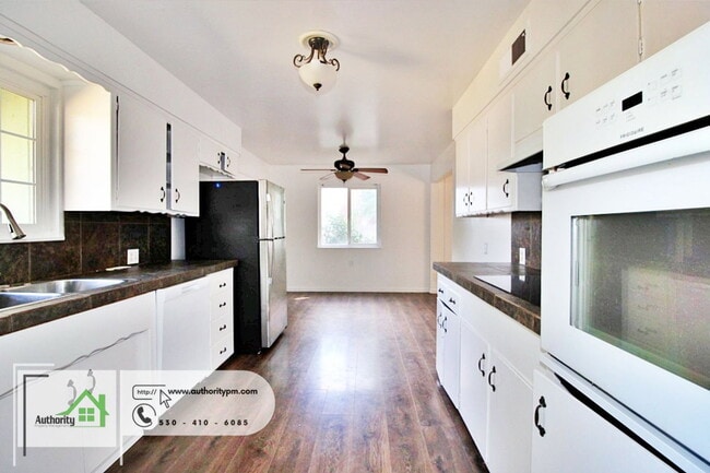 Photo - 6482 Leonard Dr