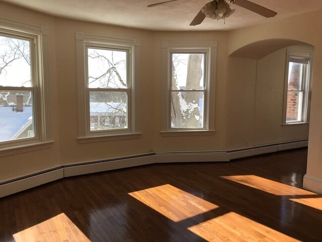 Building Photo - 113 Ashland St Rental
