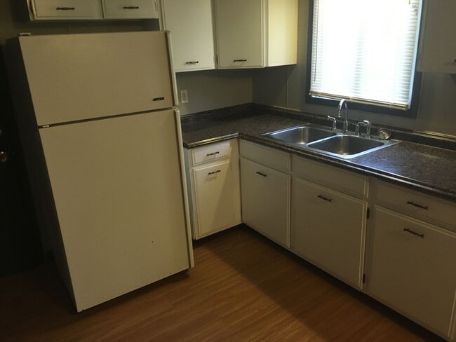 Photo - 290-330 N 3rd St Unidad 330-1