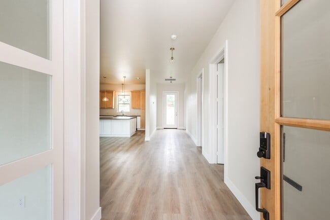 Photo - 3407 Garrow St