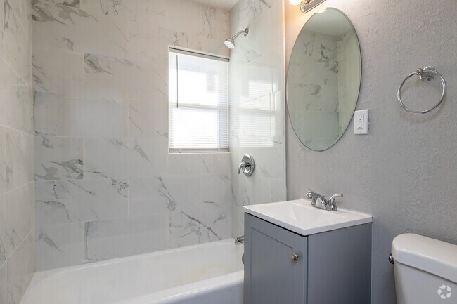 3BR, 1BA - 957SF - Bathroom - Blacklark Apartments