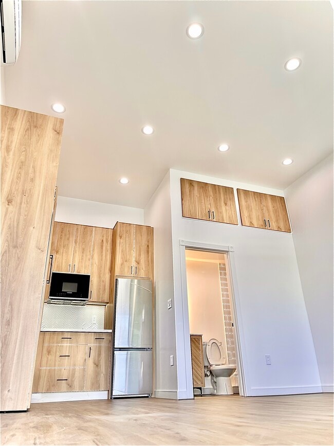 Photo - 11080 Allegheny St