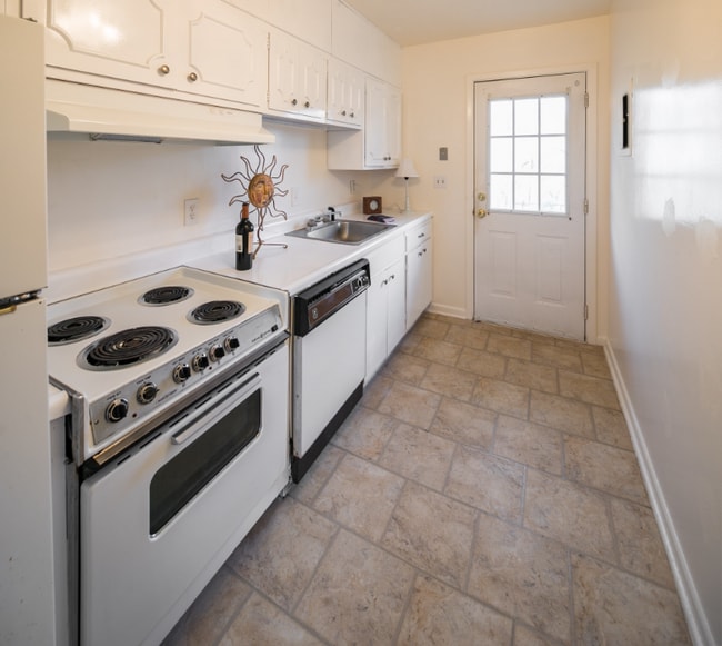 Photo - 463 Church St Unit C