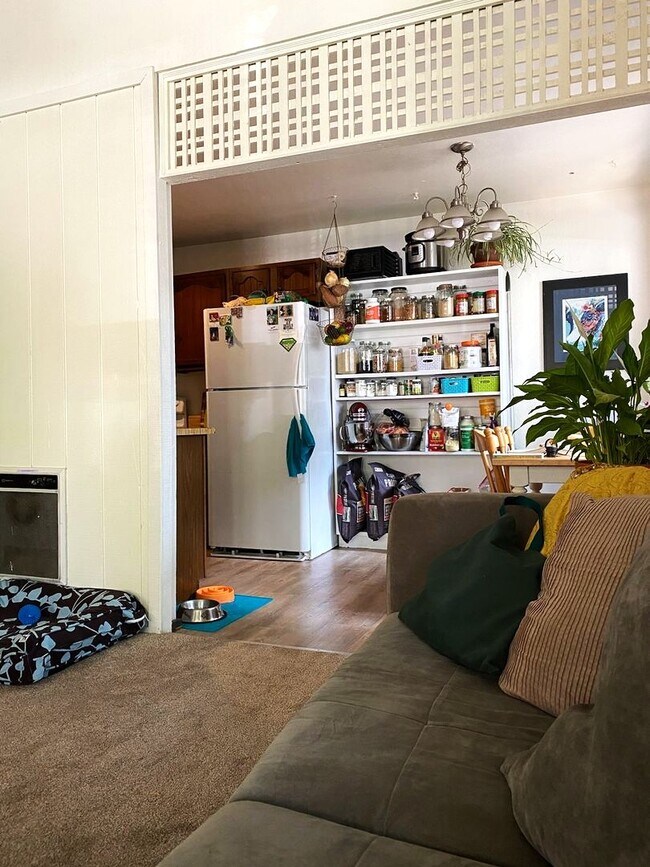 Photo - 477 Mono St Unit B upstairs