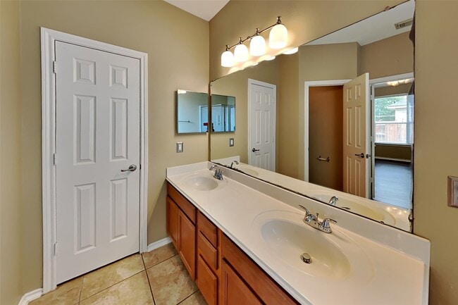 Building Photo - 8723 Rollick Dr