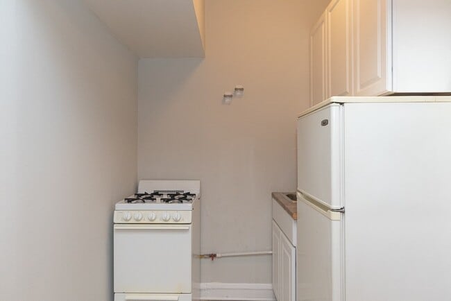 Photo - 2849 N Burling Unit 402