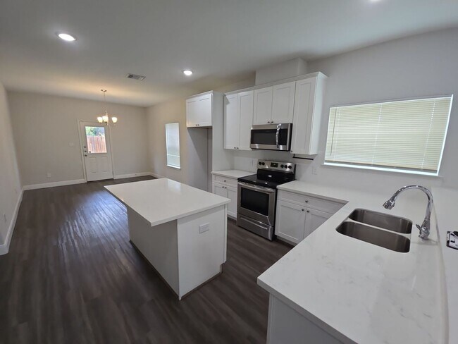 Photo - 8235 Locksley Rd Unidad A