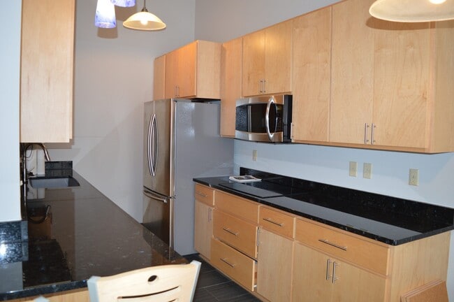 Building Photo - 6245 Charing Cross Ln Unit D Rental