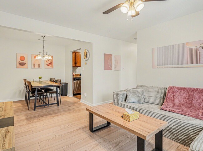 Photo - 253 White Oak Rd Unit Apt H