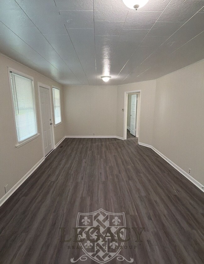 Photo - 1108 Elliston St
