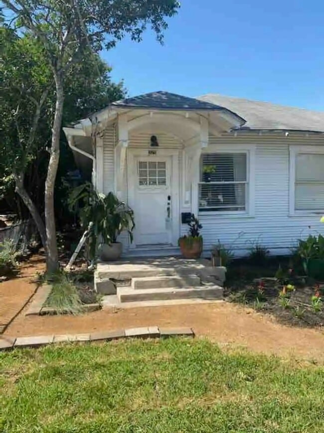 Photo - 325 Hammond Ave