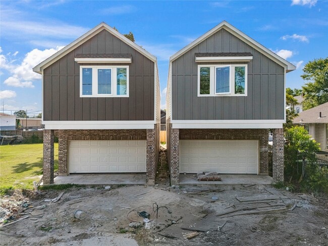 Building Photo - 1504 Hussion St