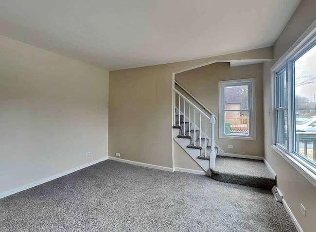 Photo - 9308 Nordica Ave