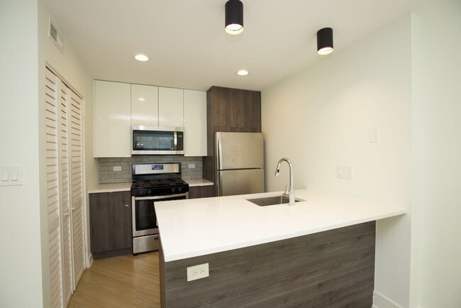 Photo - 959 W Grace St Unit 201G