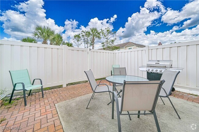 Building Photo - 3613 Pine Oak Cir Rental