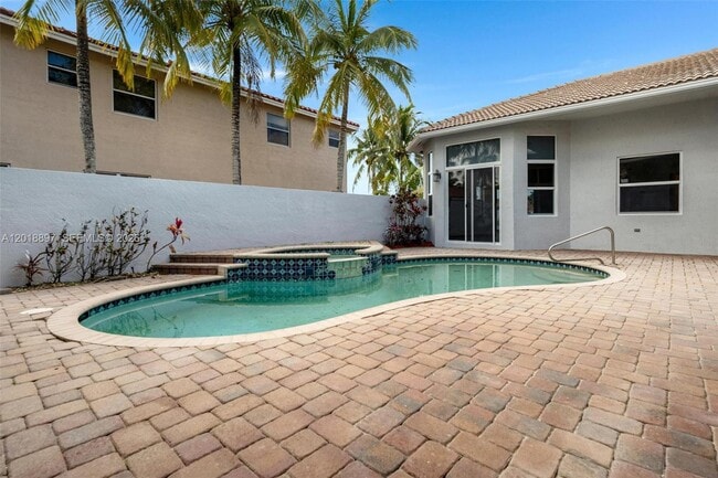 Photo - 1666 Victoria Pointe Cir