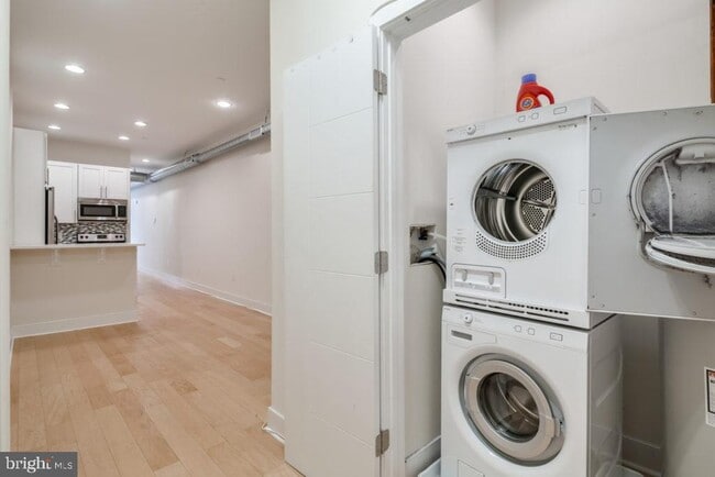 Photo - 1305 Locust St Unidad 3B