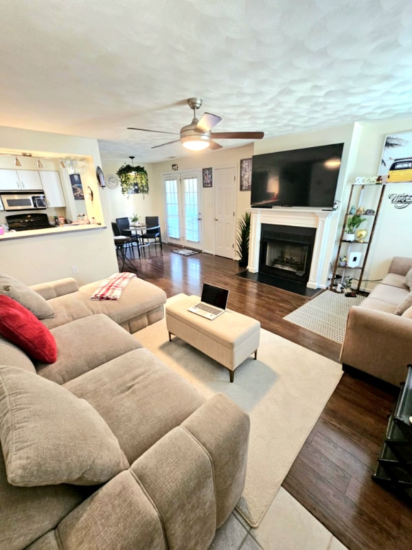 Building Photo - 2465 London Pointe Dr