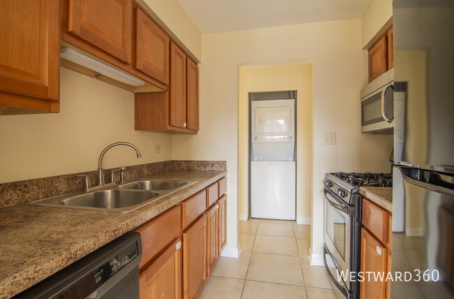 Photo - 5720 W 128th St Unidad 3S