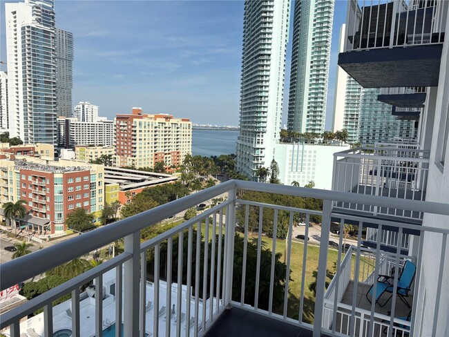 Photo - 275 NE 18th St Unidad 1601 Rental