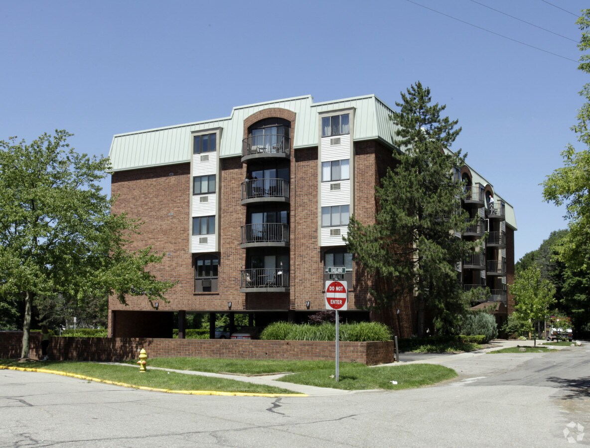 Photo - Poppleton Place Condos