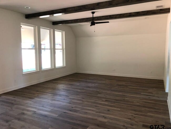 Photo - Like new construction in Flint!