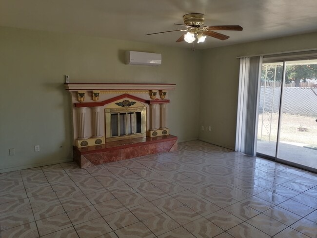 Photo - 708 Pinewood Ct