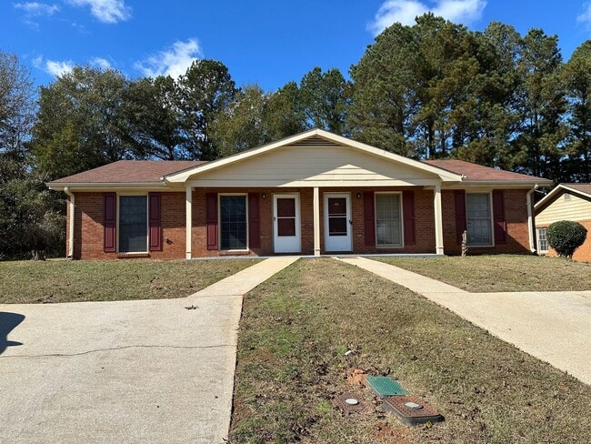 Building Photo - Freshly Renovated 2BR/1BA Duplex in Conyers Location!