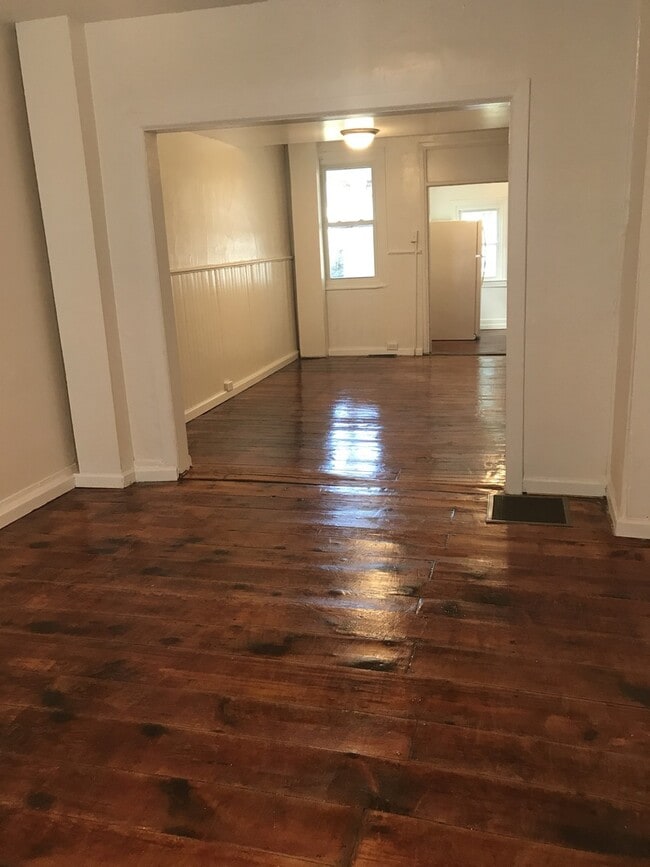Photo - 239 S Queen St