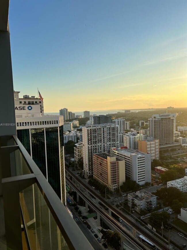 Photo - 88 SW 7th St Unidad 2708