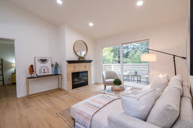 Photo - Fabulous 2 bedroom condo for rent in San Ramon Unit 23