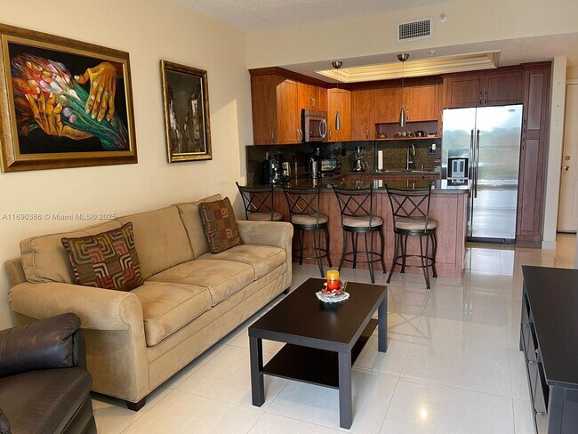 Photo - 3500 Coral Wy Unidad 1403