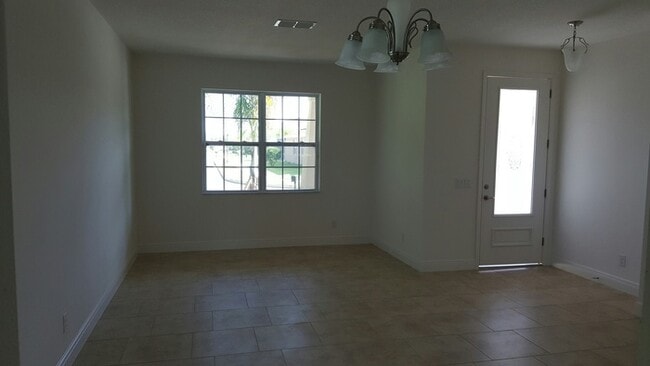 Photo - 1065 Vinsetta Cir