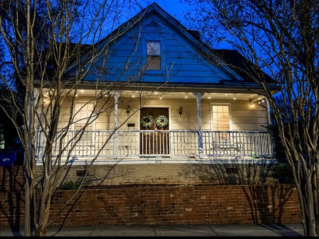 Photo - 405 Morson St