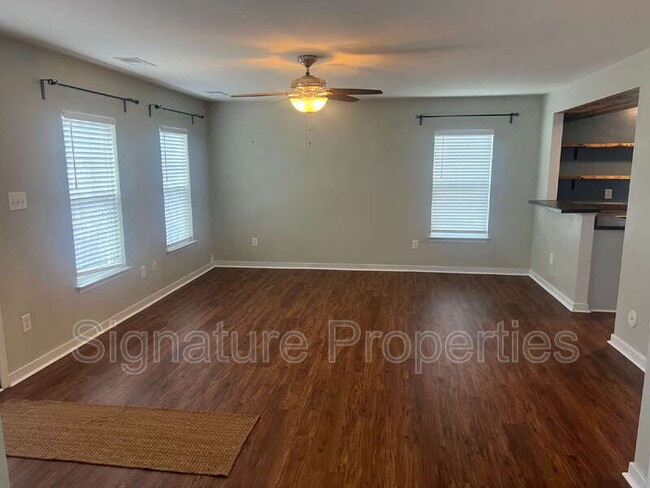 Photo - 125 New Market Village Pkwy