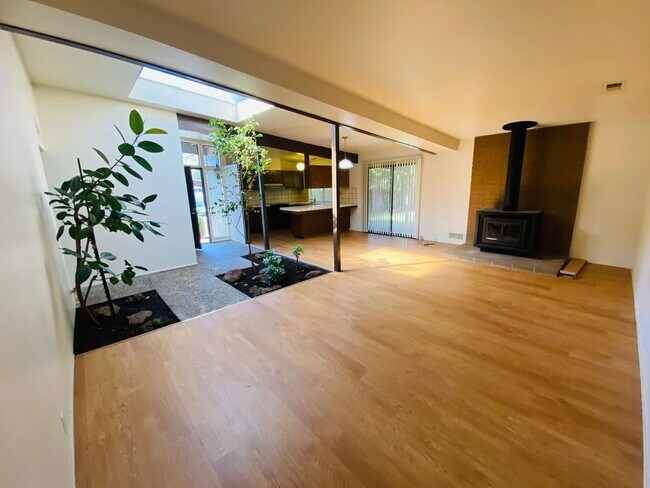 Photo - Nice Halfplex Home in Elk Grove