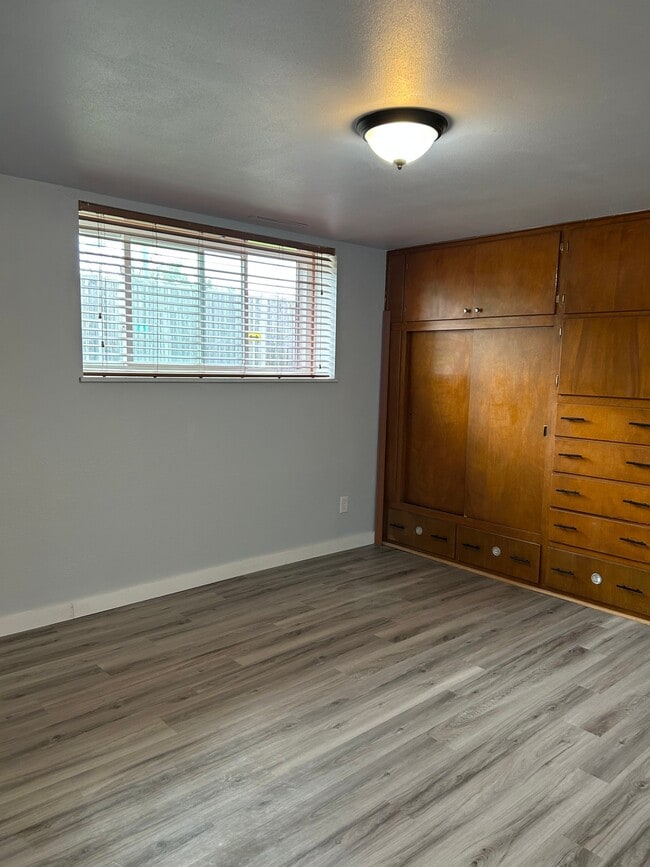 Photo - 1075 Gillingham Rd