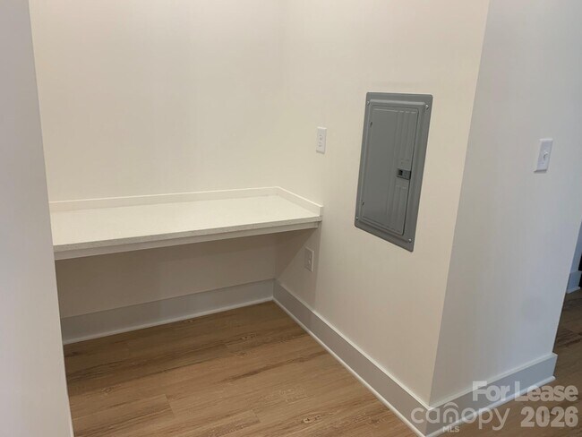 Photo - 3515 Markland Dr Unidad 204