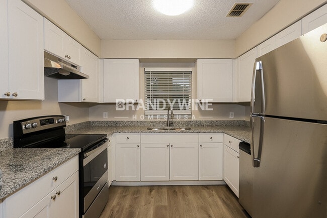 Photo - 1603 1st St SE