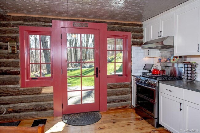 Photo - 892 Duell Rd