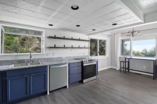 Photo - 4 Bed 3 Bath - Groups Welcome - Skyline - Westerly Views